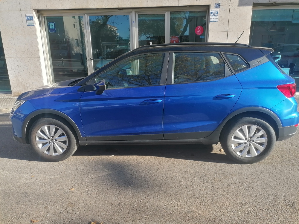 Vehicle ocasió seat arona blau